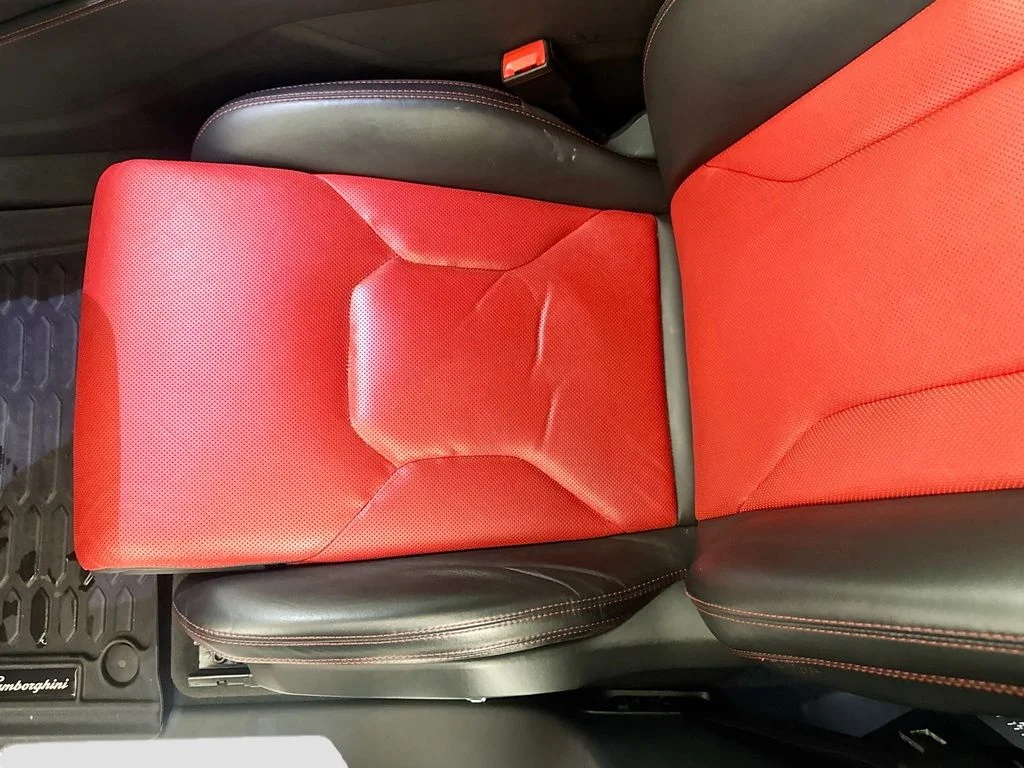 Used 2022 Red Lamborghini  image 20