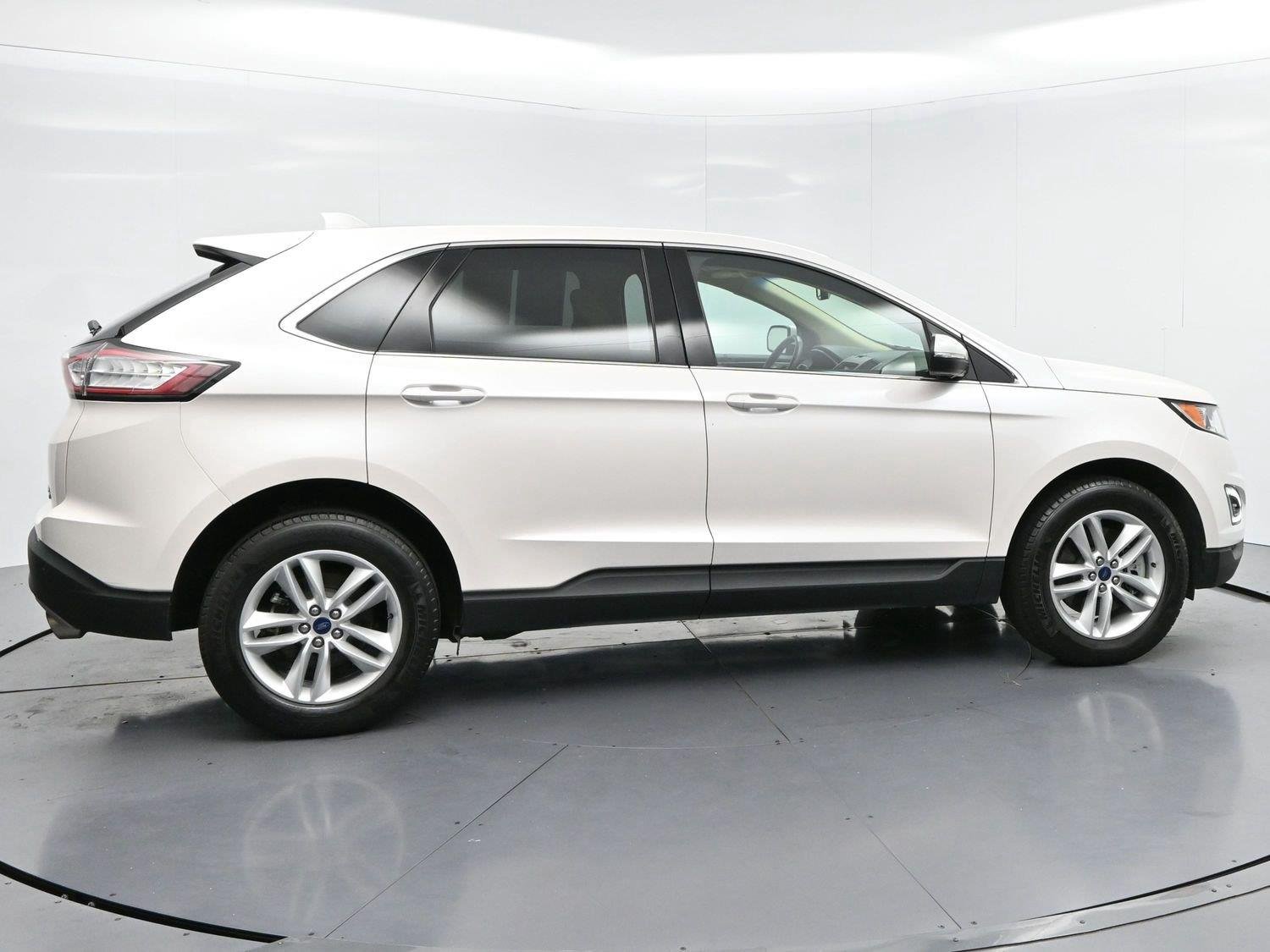 Used 2017 White Platinum Metallic Tri-Coat Ford SEL image 8