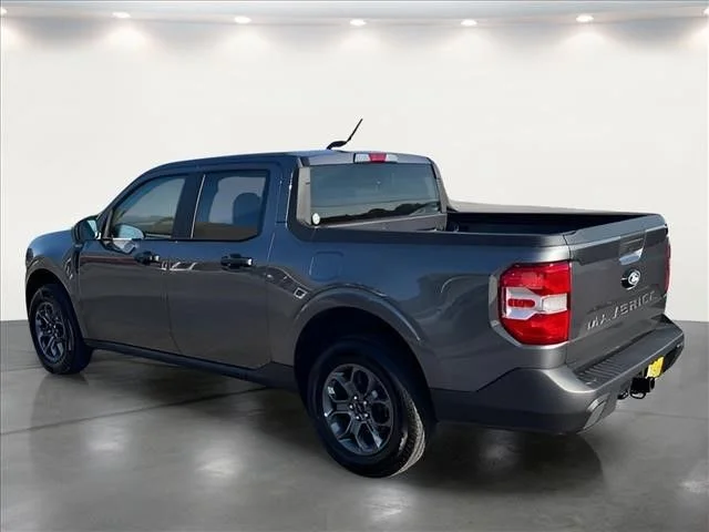 Used 2026 Gray Ford XLT image 4