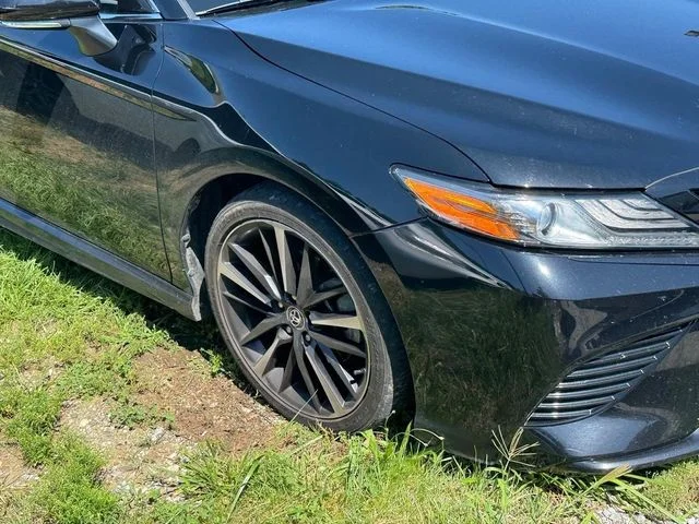 Used 2019 Black Toyota XSE V6 image 10
