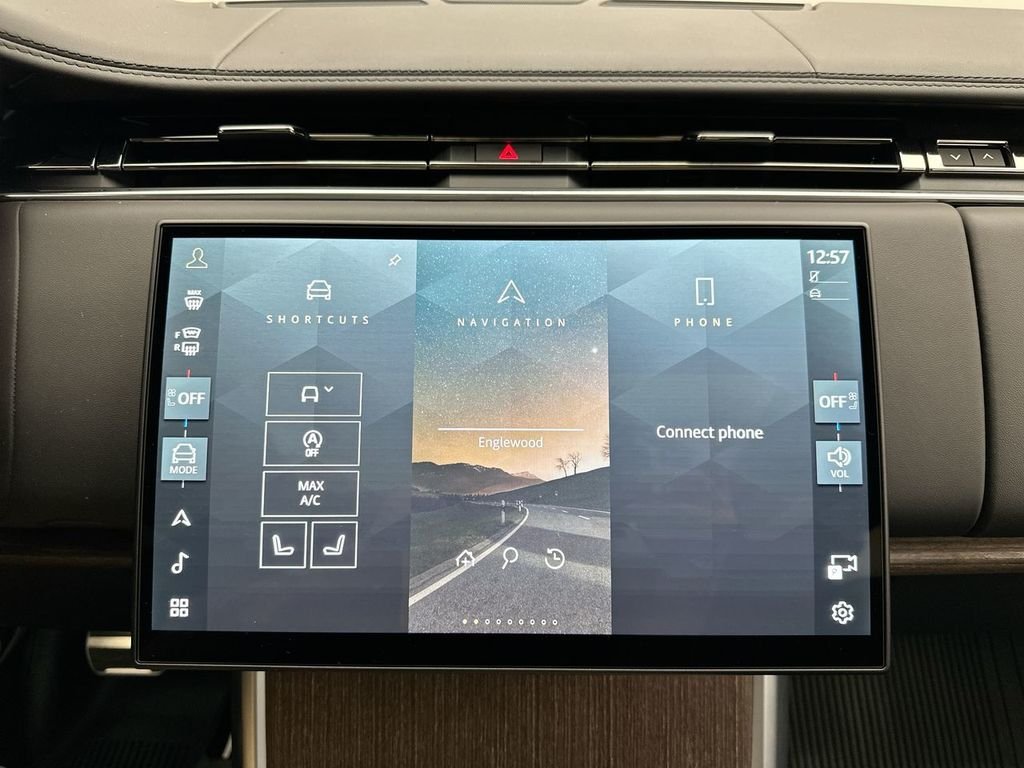New 2026 Ostuni Pearl White Land Rover SE image 13