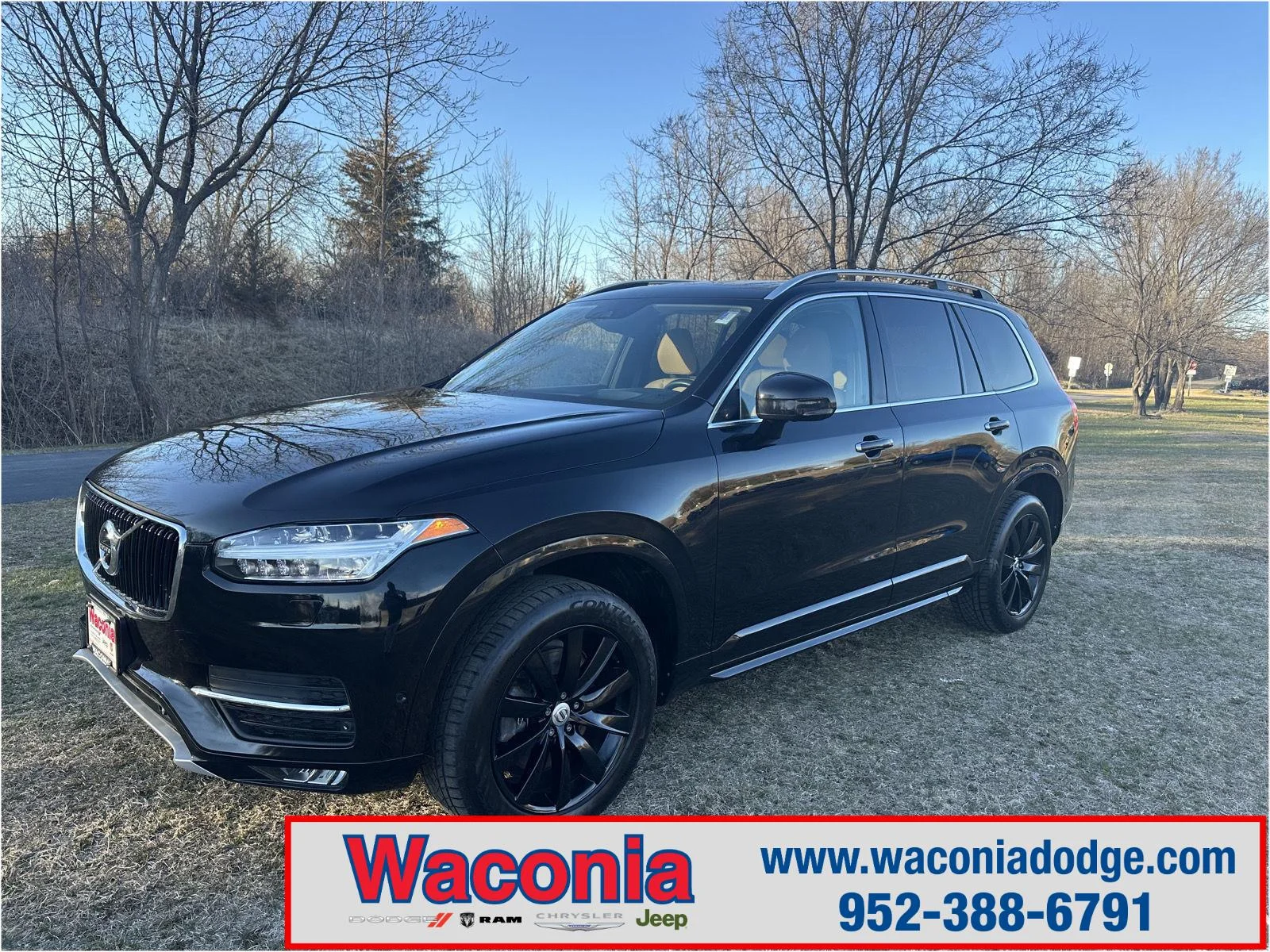 2016 Volvo XC90 T6 AWD Momentum's photo