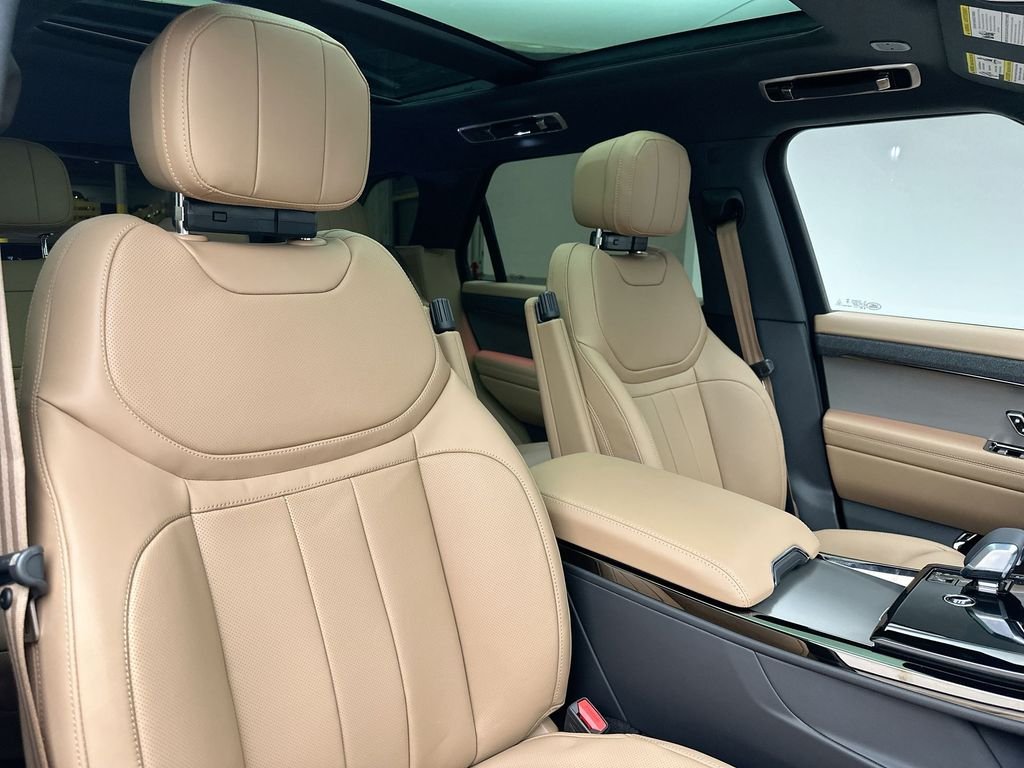 New 2026 Giola Green Land Rover SE image 6