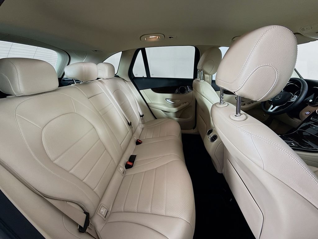 Used 2021  Mercedes-Benz GLC 300 image 26
