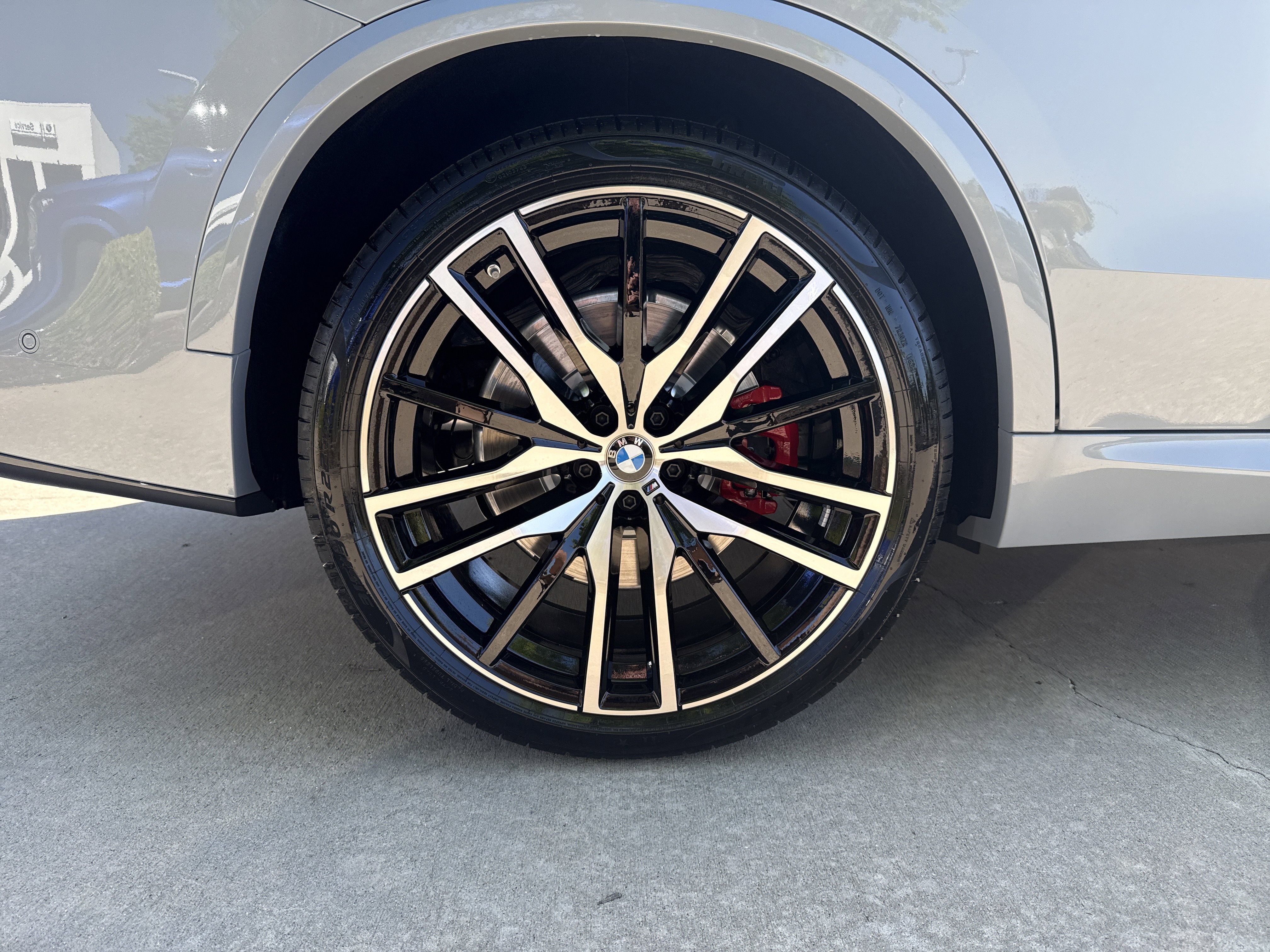 New 2026 0C4P Brooklyn Grey Metallic BMW M60i image 30