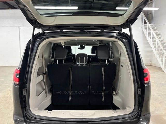 Used 2023 Black Chrysler Touring L image 24