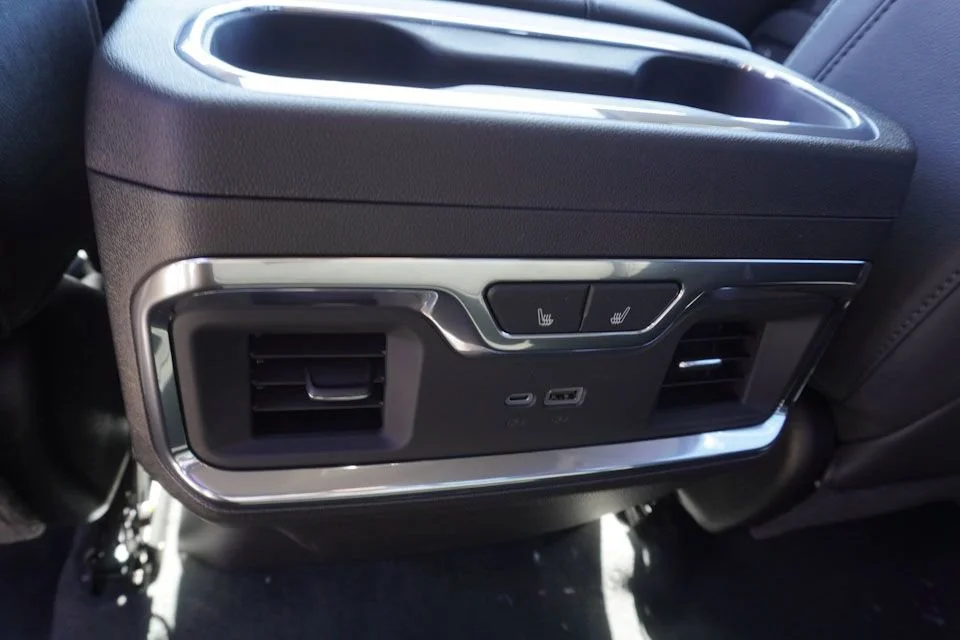 2025 Chevrolet Silverado 1500 LTZ - Photo 13