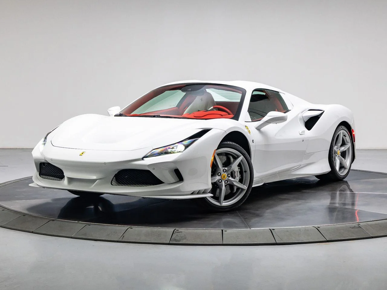 Used 2022 Bianco Cervino - Extra Campionario Ferrari Spider image 9