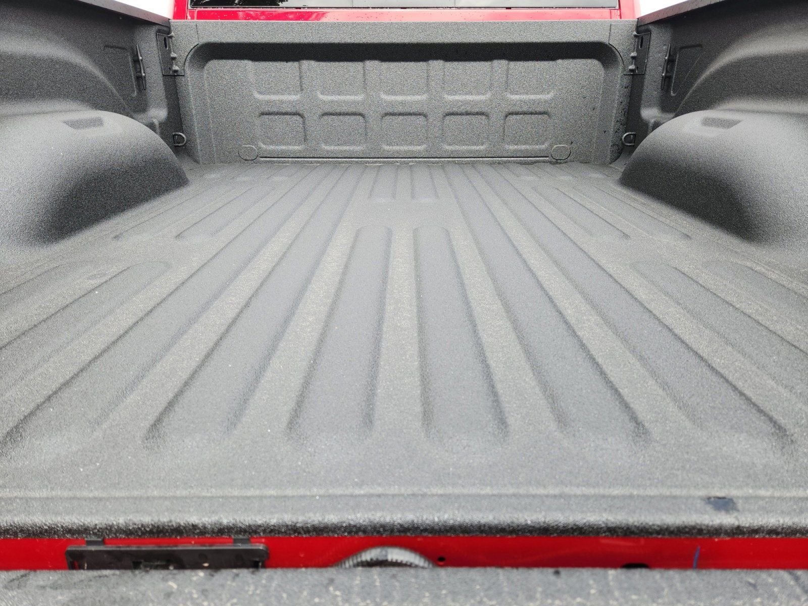 New 2026 Molten Red Pearl-Coat Exterior Paint RAM Laramie image 25