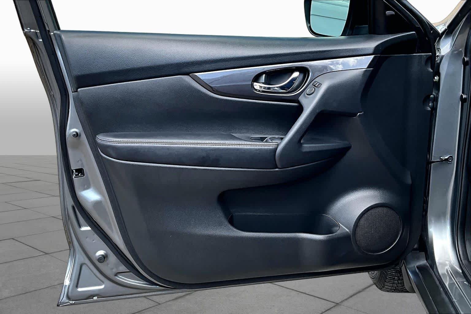 Used 2020 Gun Metallic Nissan SV image 22