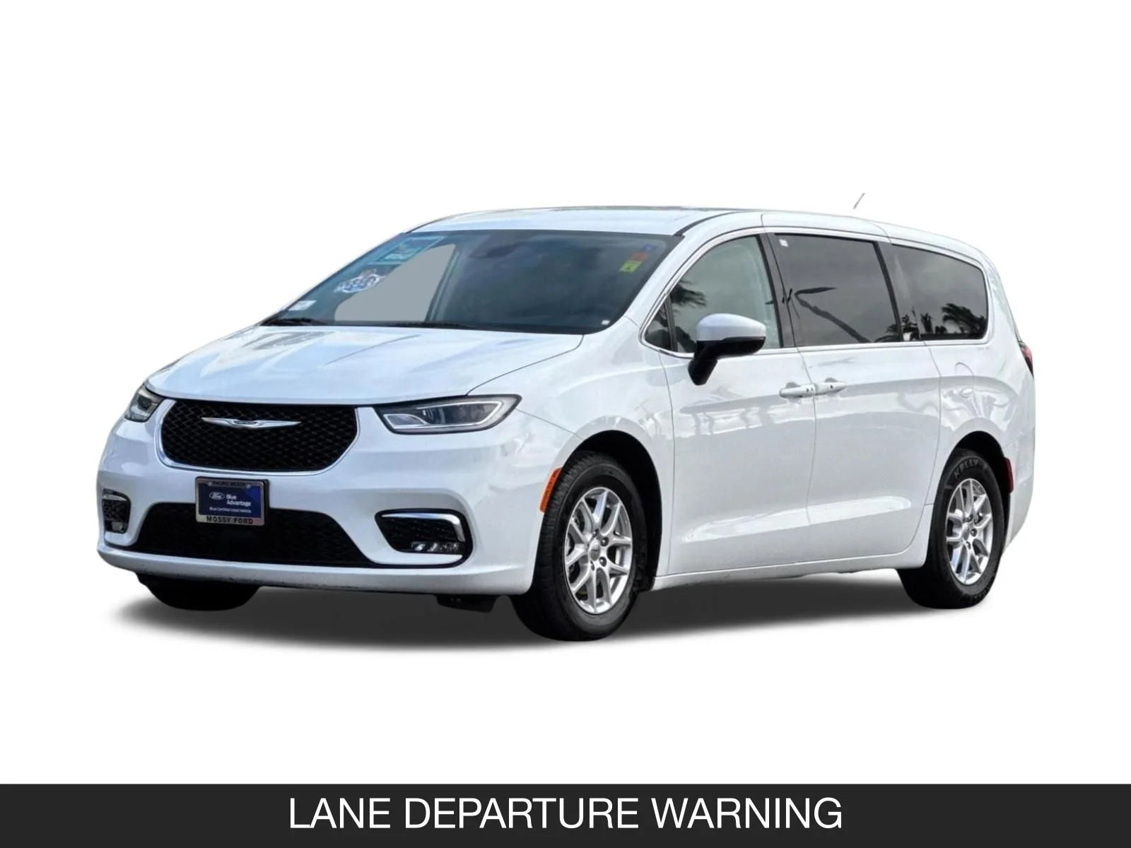 Used 2023 Bright White Clearcoat Chrysler Touring L image 2