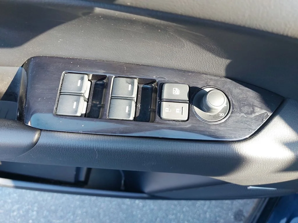Used 2021 Blue Mazda Touring image 28