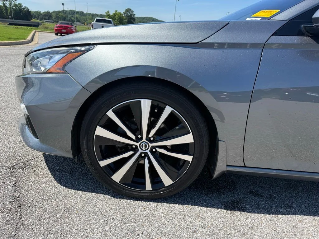 Used 2020 Gray Nissan 2.5 Platinum image 21