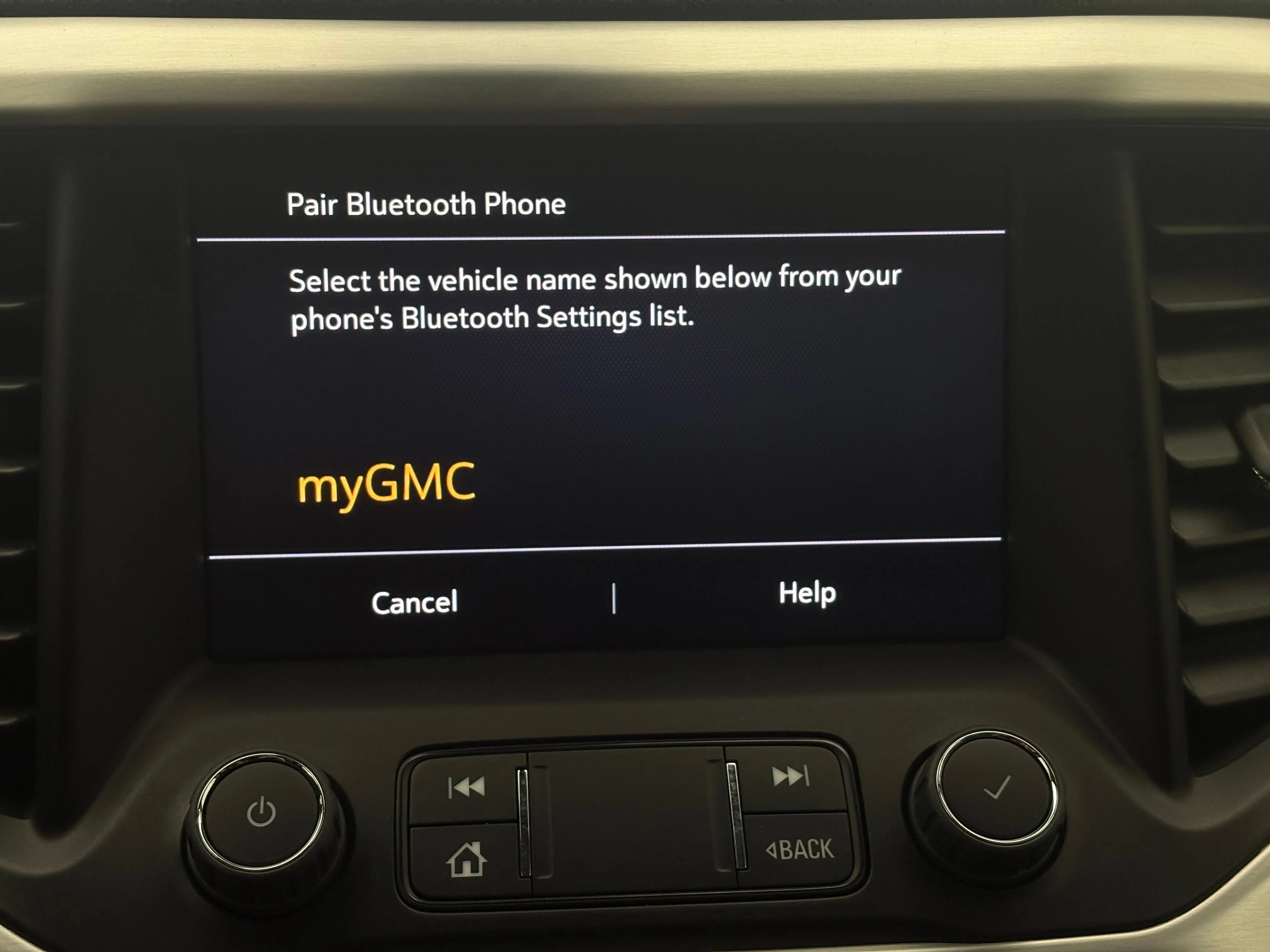 Used 2023 Summit White GMC SLE image 21
