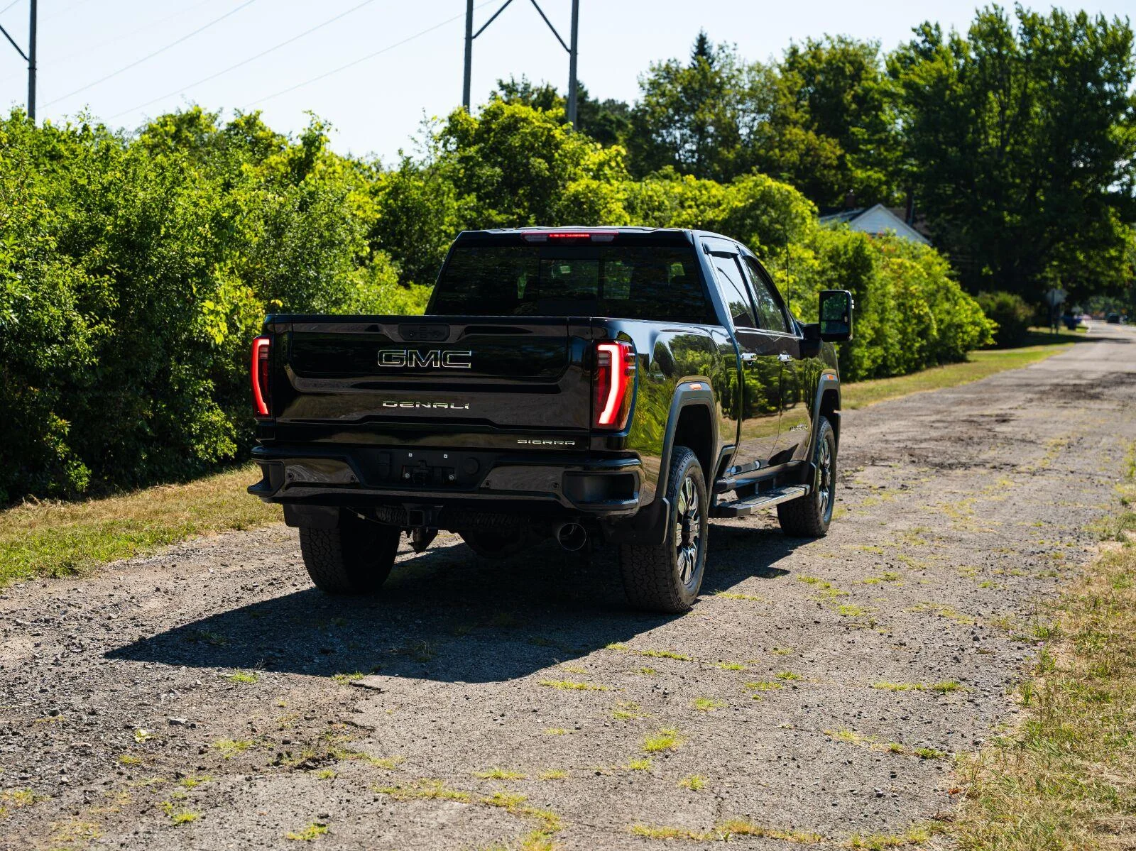 Used 2025 Onyx Black GMC Denali image 5