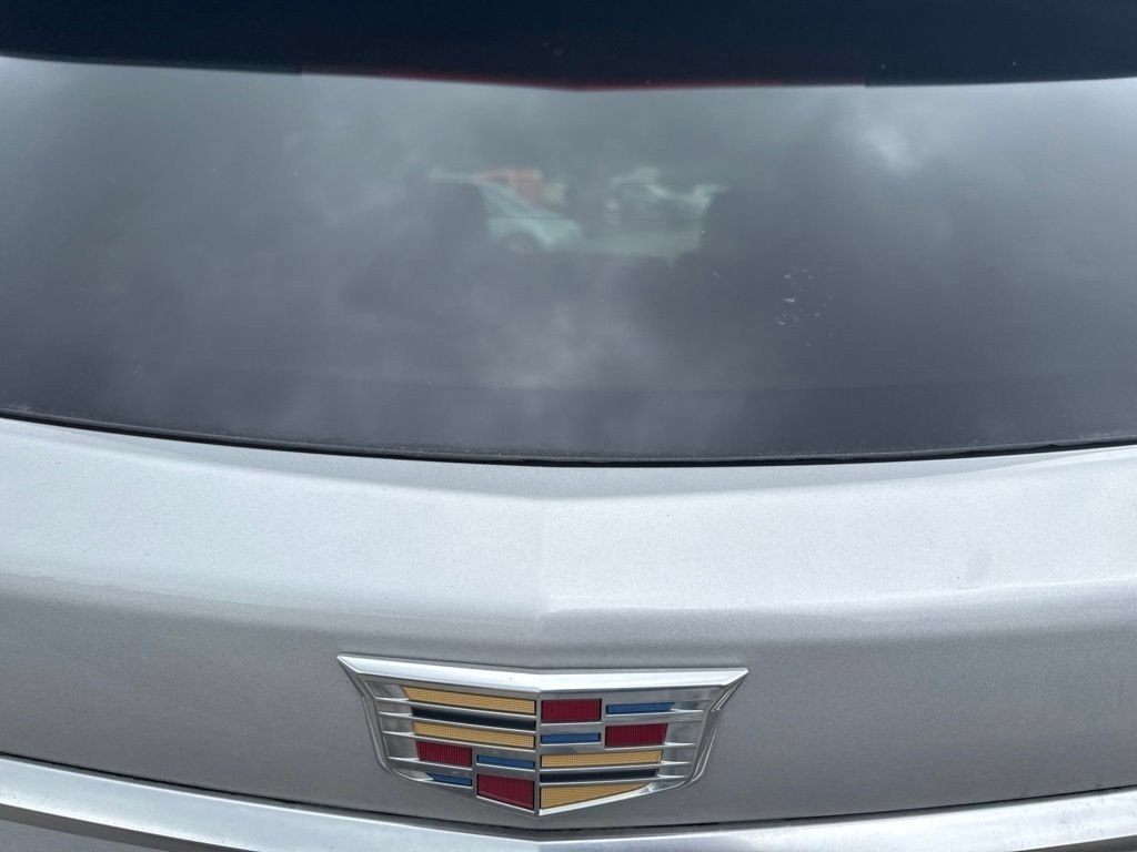 Used 2017 Radiant Silver Metallic Cadillac Luxury image 4
