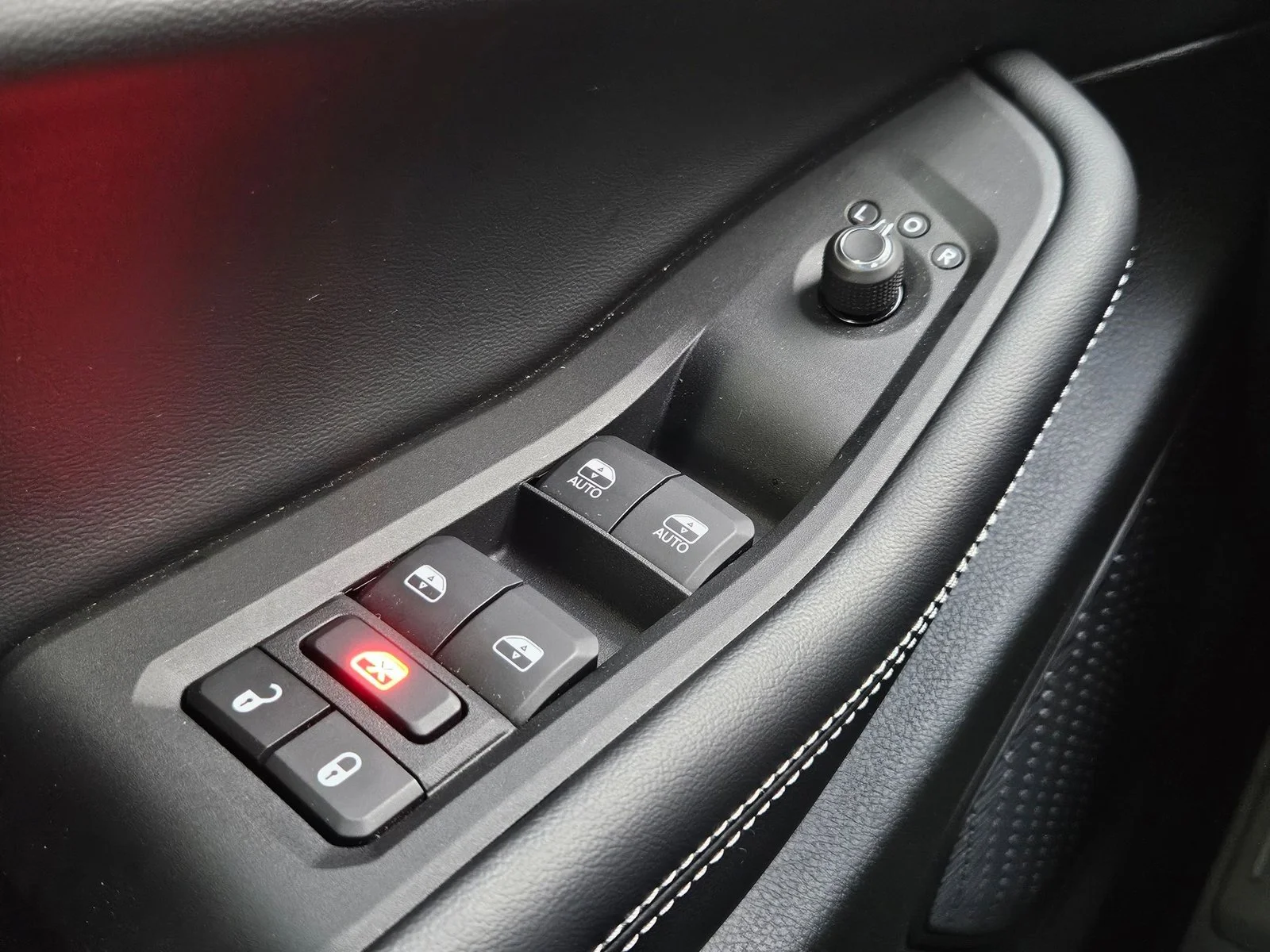 Used 2025 Silver Zynith Jeep Altitude X image 18