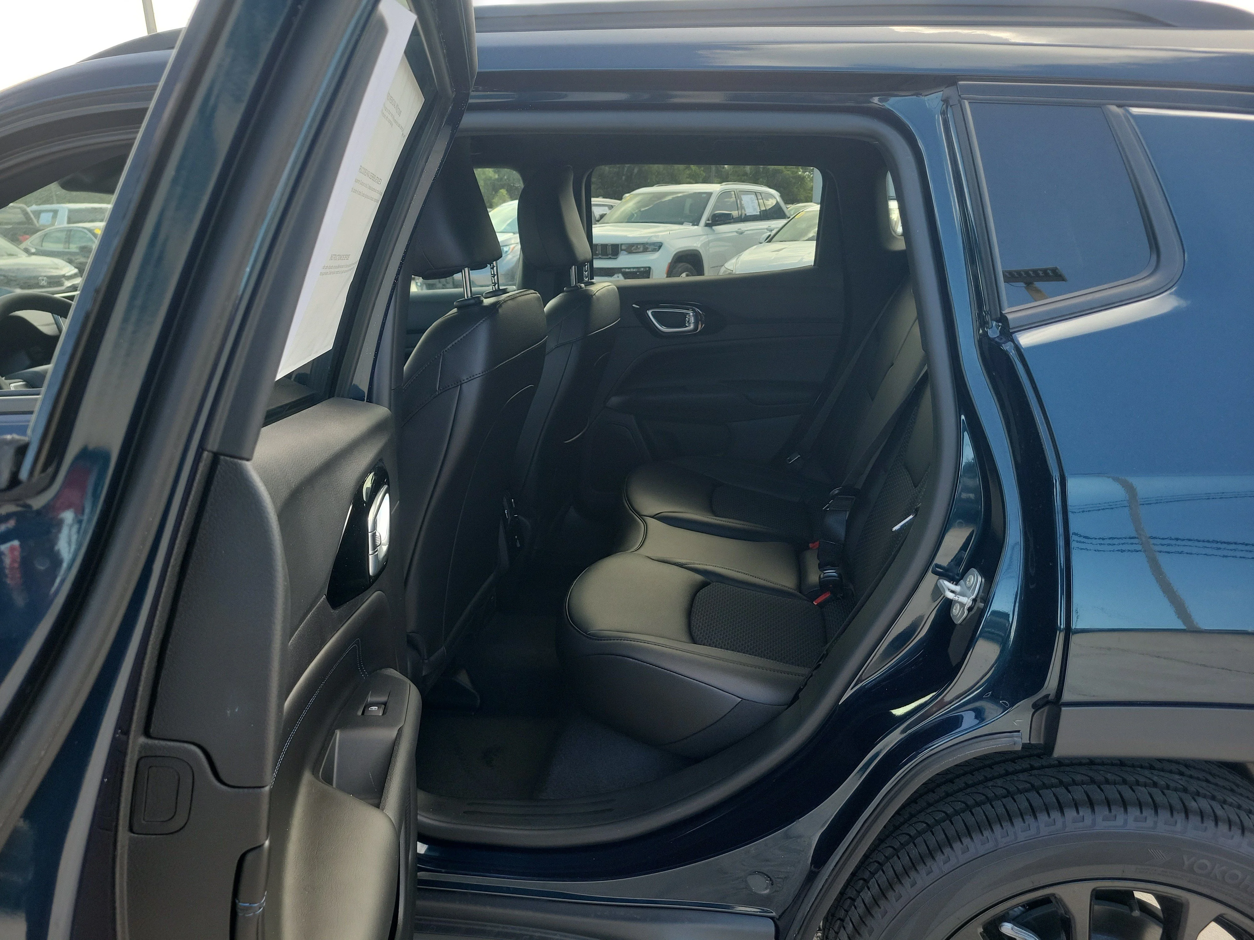 New 2026 Fathom Blue Pearl Coat Jeep Latitude Altitude image 10