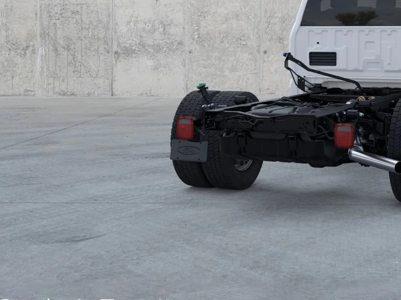 New 2026 Oxford White Ford F-550® XL image 21
