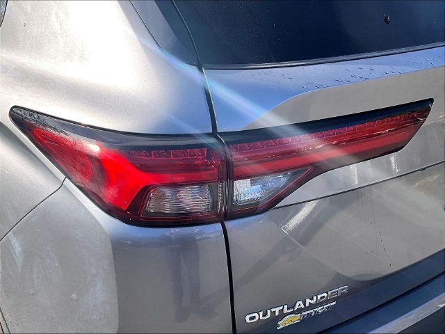 Used 2022 Gray Mitsubishi SEL image 32