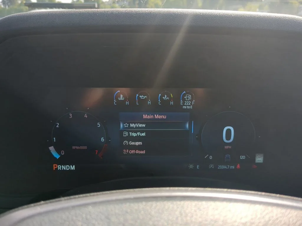 Used 2025  Ford Lariat image 16