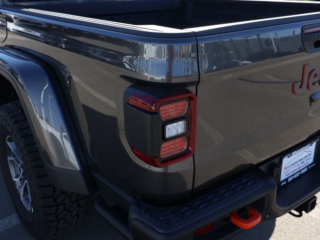 New 2026 Granite Crystal Metallic Clear-Coat Exterior Paint Jeep Mojave image 6