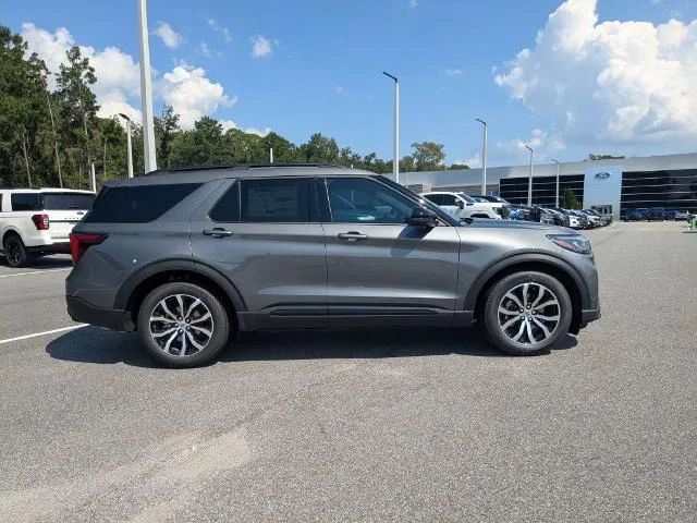 New 2027 Carbonized Gray Metallic Ford ST-Line image 32