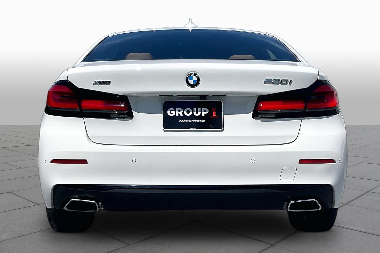 Used 2023 Alpine White BMW 530i xDrive image 4