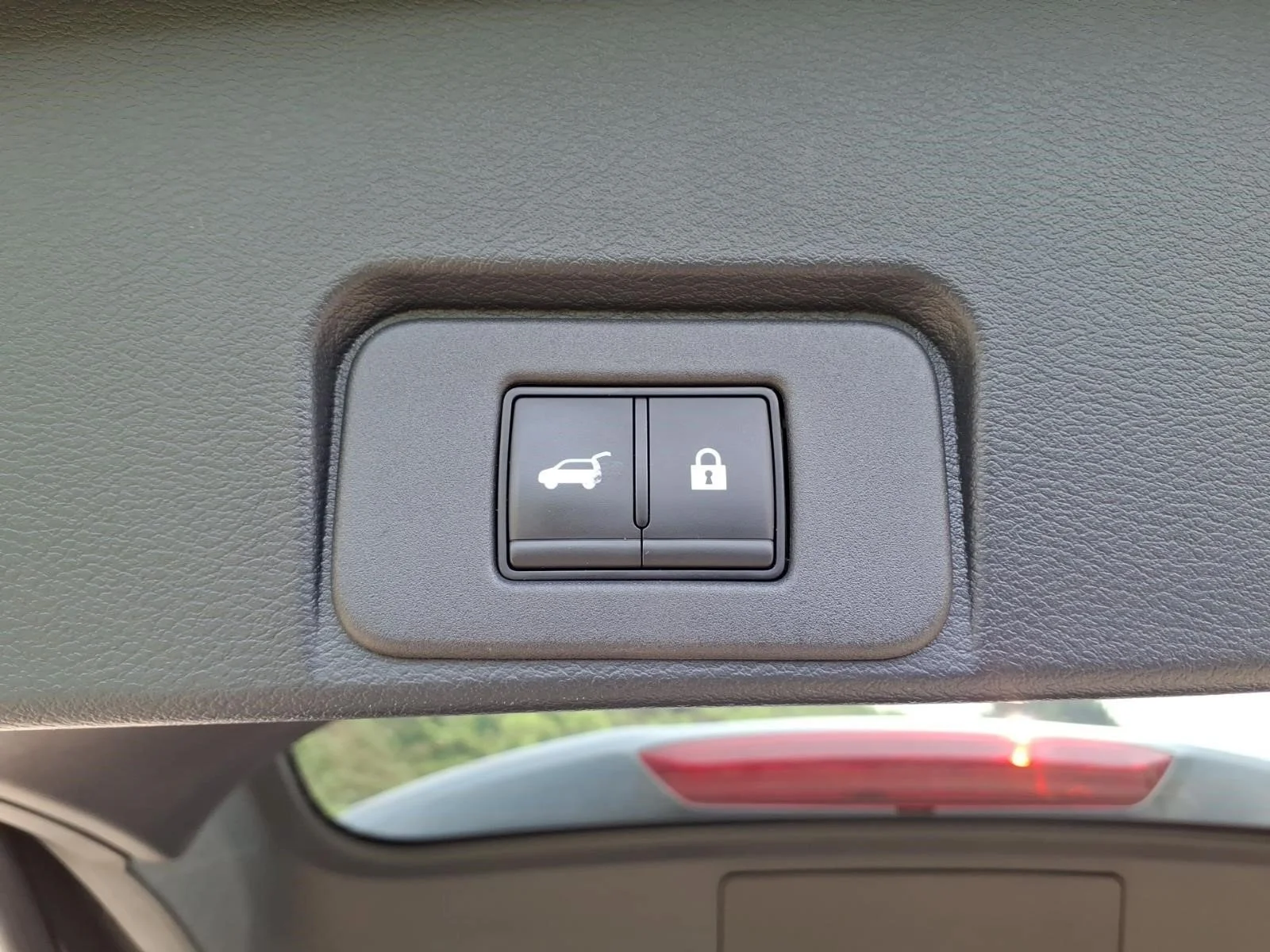 Used 2025 Gun Metallic Kad Nissan SV image 15