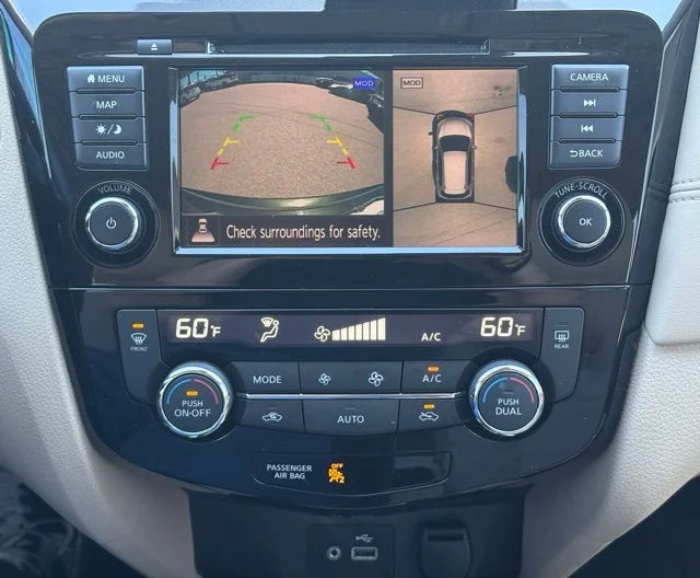 Used 2020 Green Nissan SL image 25