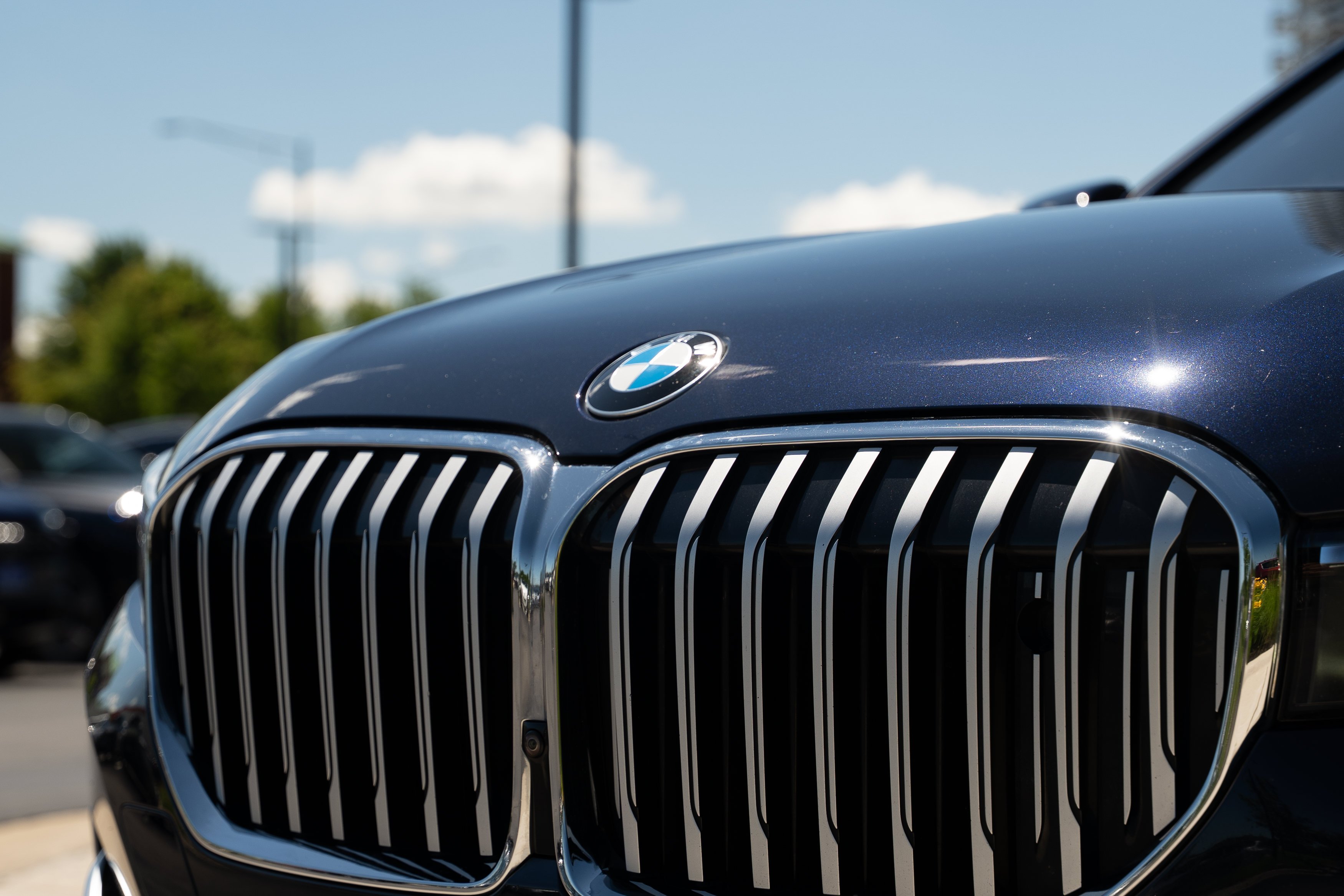 Used 2020 Imperial Blue Metallic BMW 750i xDrive image 41