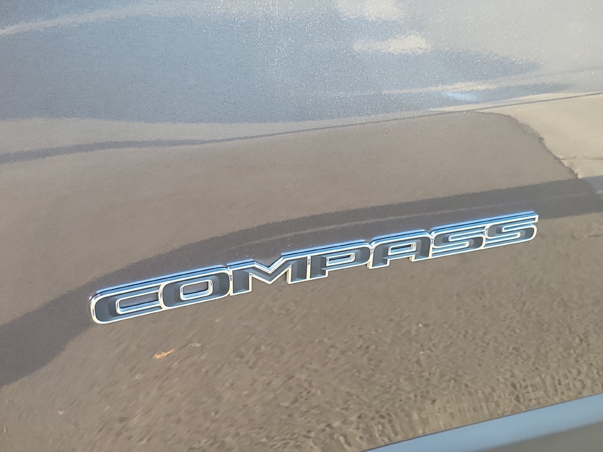 Certified Used 2022 Gray Jeep Latitude image 8