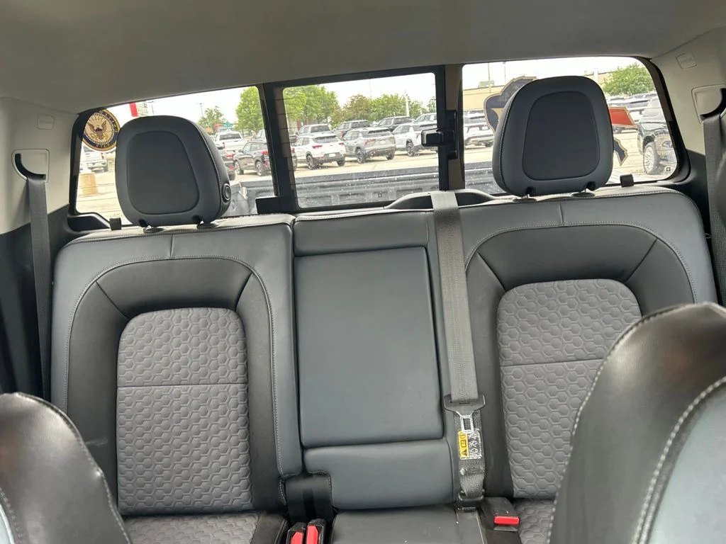 Used 2016 White Chevrolet Z71 image 4