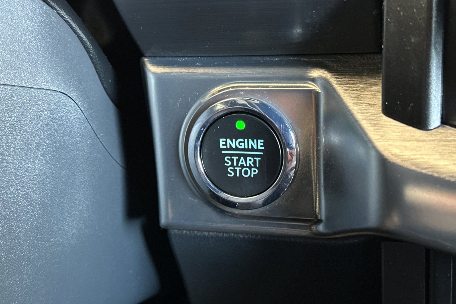 Used 2022 Silver Ford Lariat image 22