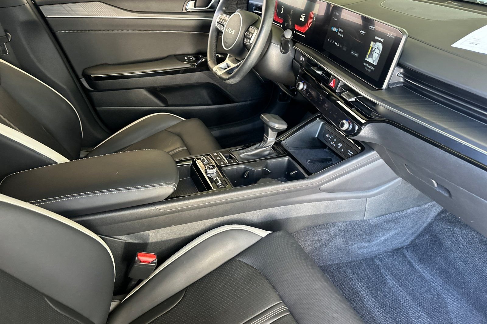 Used 2025 Black Kia GT-Line image 16