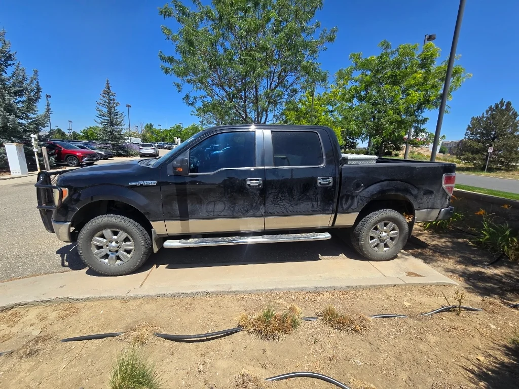 Used 2011 Tuxedo Black Metallic Ford XLT image 12