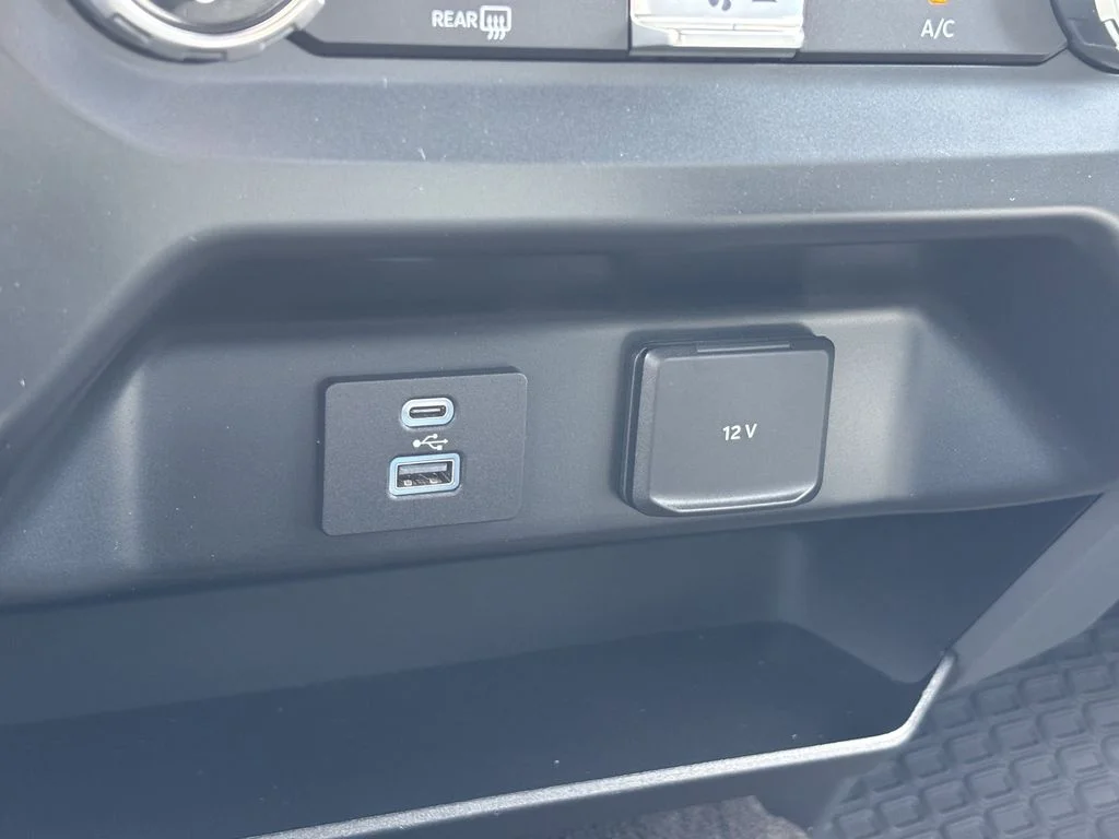Used 2021 White Ford XLT image 30