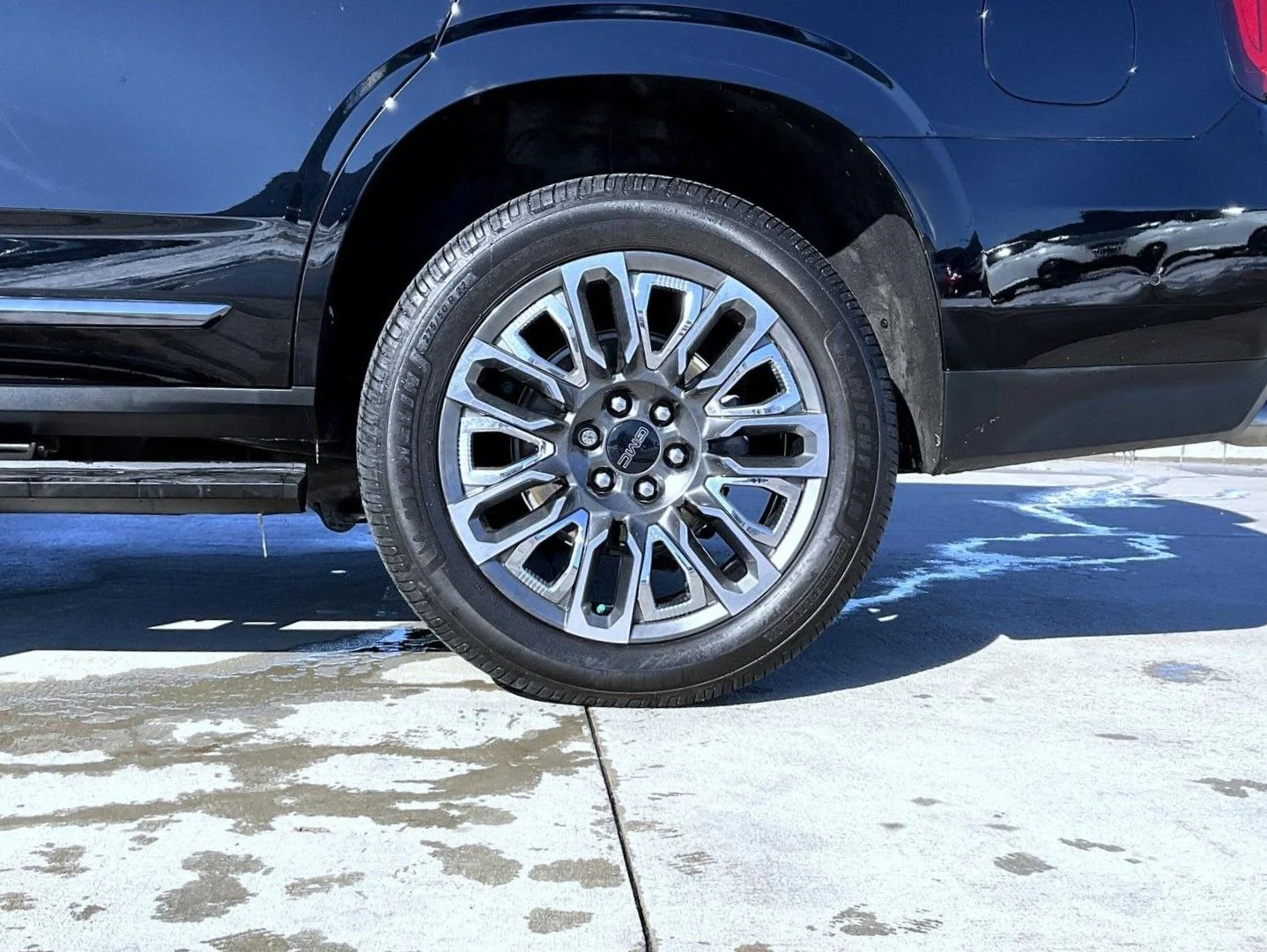 Used 2023 Black GMC Denali Ultimate image 25