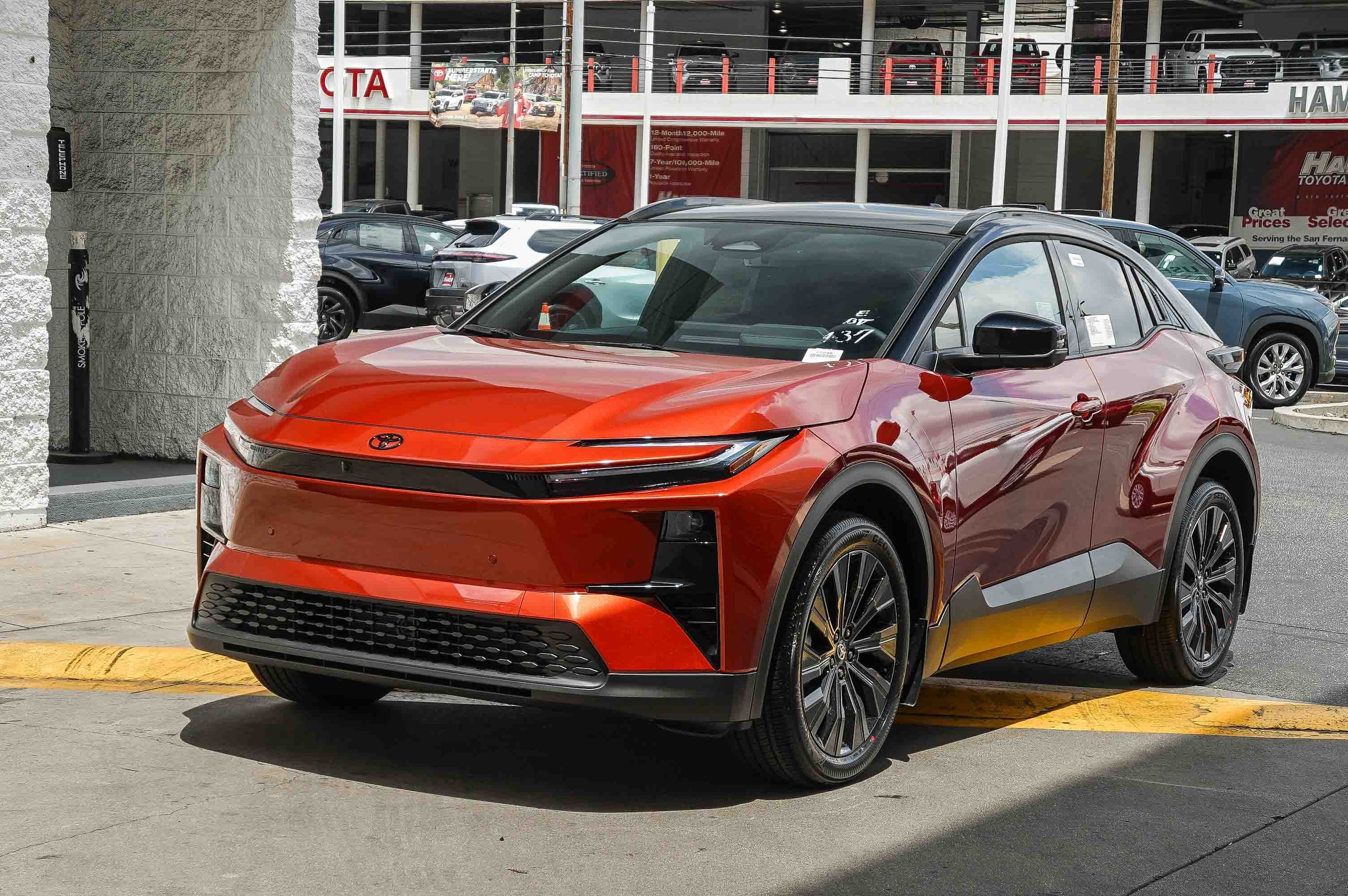 New 2026 Tandoori with Midnight Black Metallic roof Toyota XSE image 3