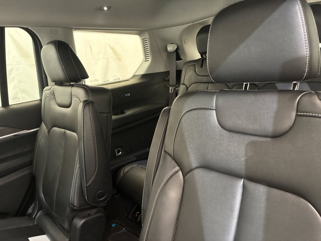 Used 2023 Black Jeep Laredo image 11