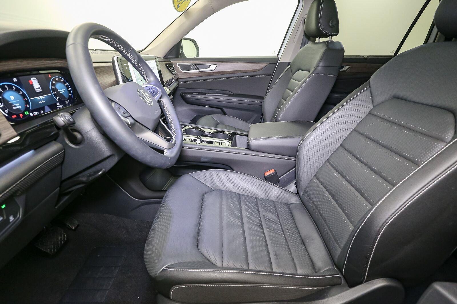 Used 2025 WH Volkswagen 2.0T SEL image 45