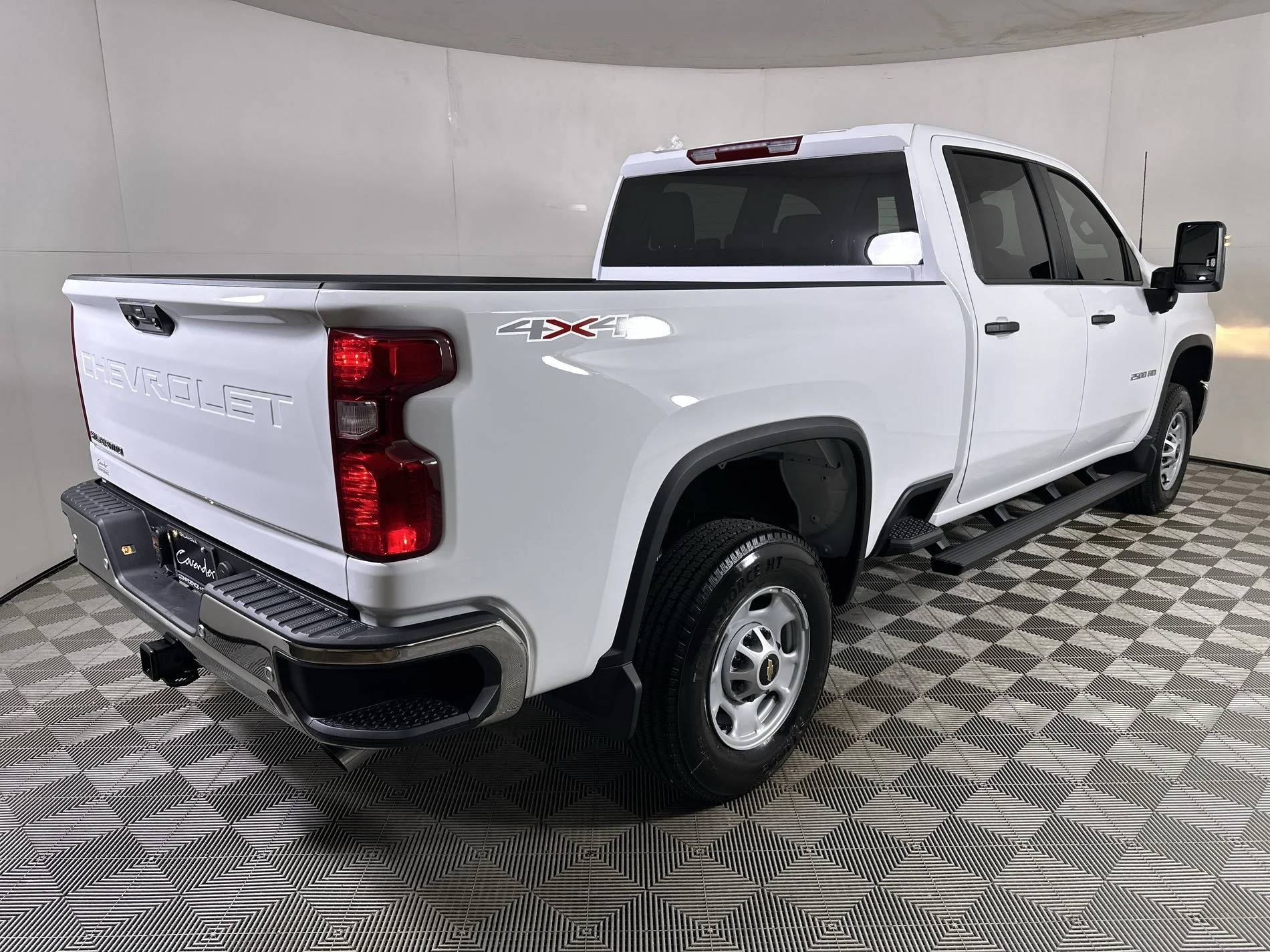 New 2026 Summit White Chevrolet WT image 8