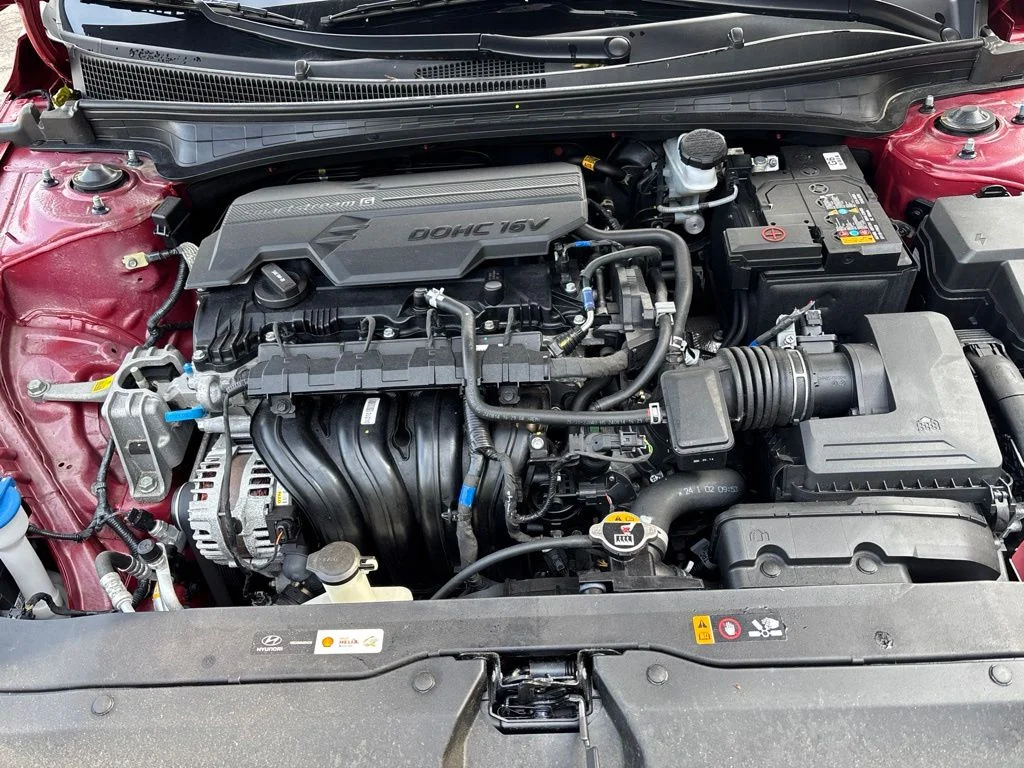 Used 2025 Red Hyundai SEL Sport image 12
