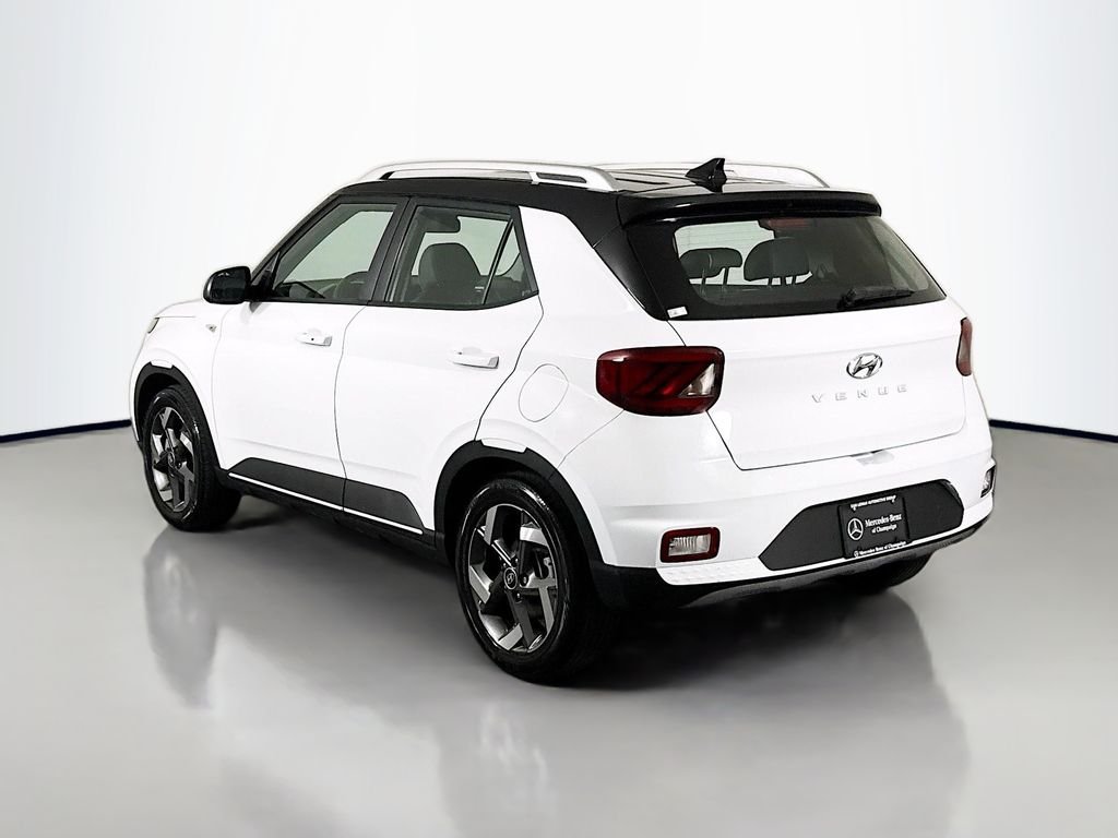 Used 2022 White Hyundai Limited image 5