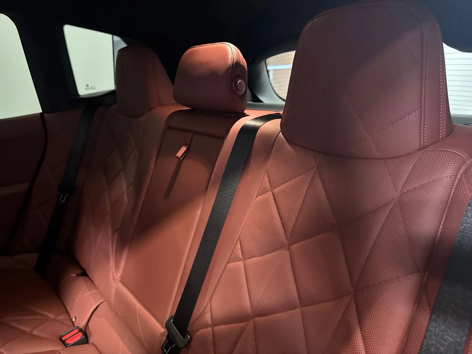 Used 2026 Beige BMW xDrive60 image 20