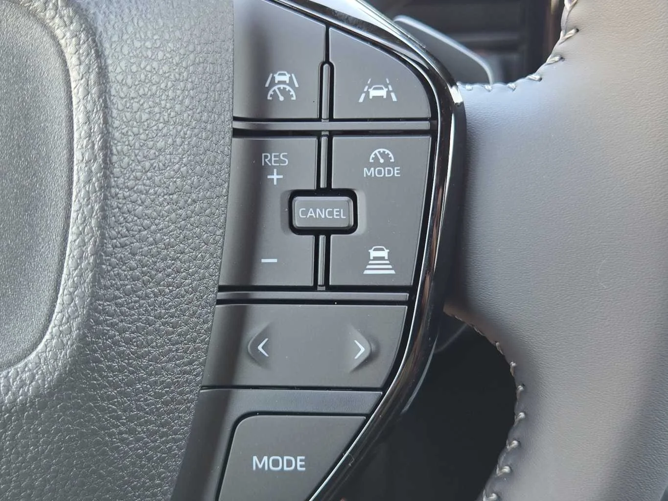 New 2026 Wind Chill Pearl Toyota XLE image 23