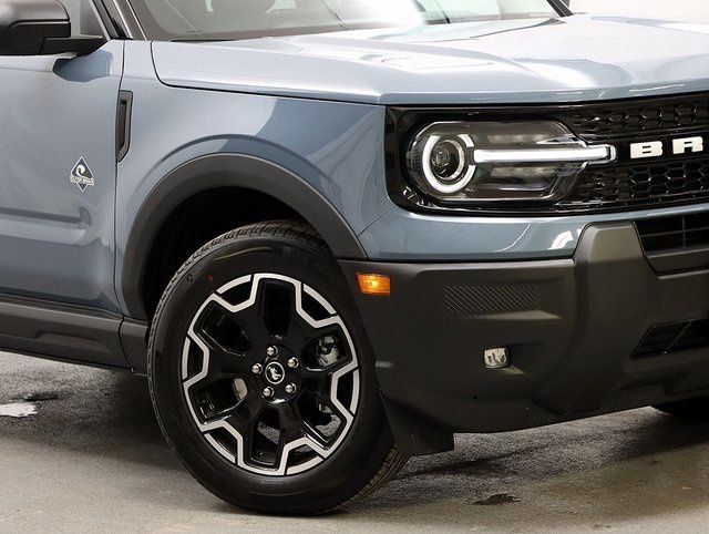 New 2025 Azure Gray Metallic Tri-Coat Ford Outer Banks® image 3