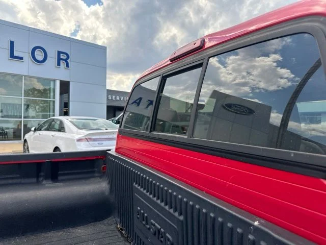 Used 2004 Radiant Red Toyota Base image 11