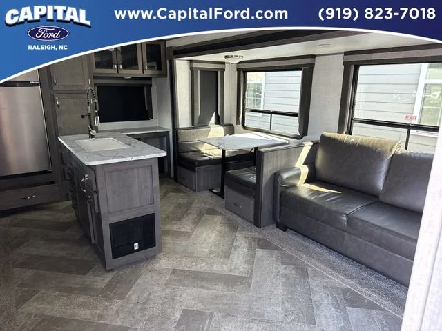 Used 2021  East to West CT 2810 KIK image 10