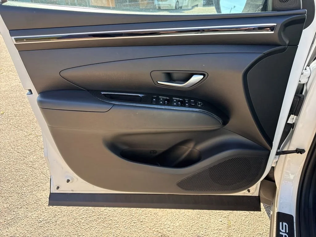 Used 2024  Hyundai SEL image 21